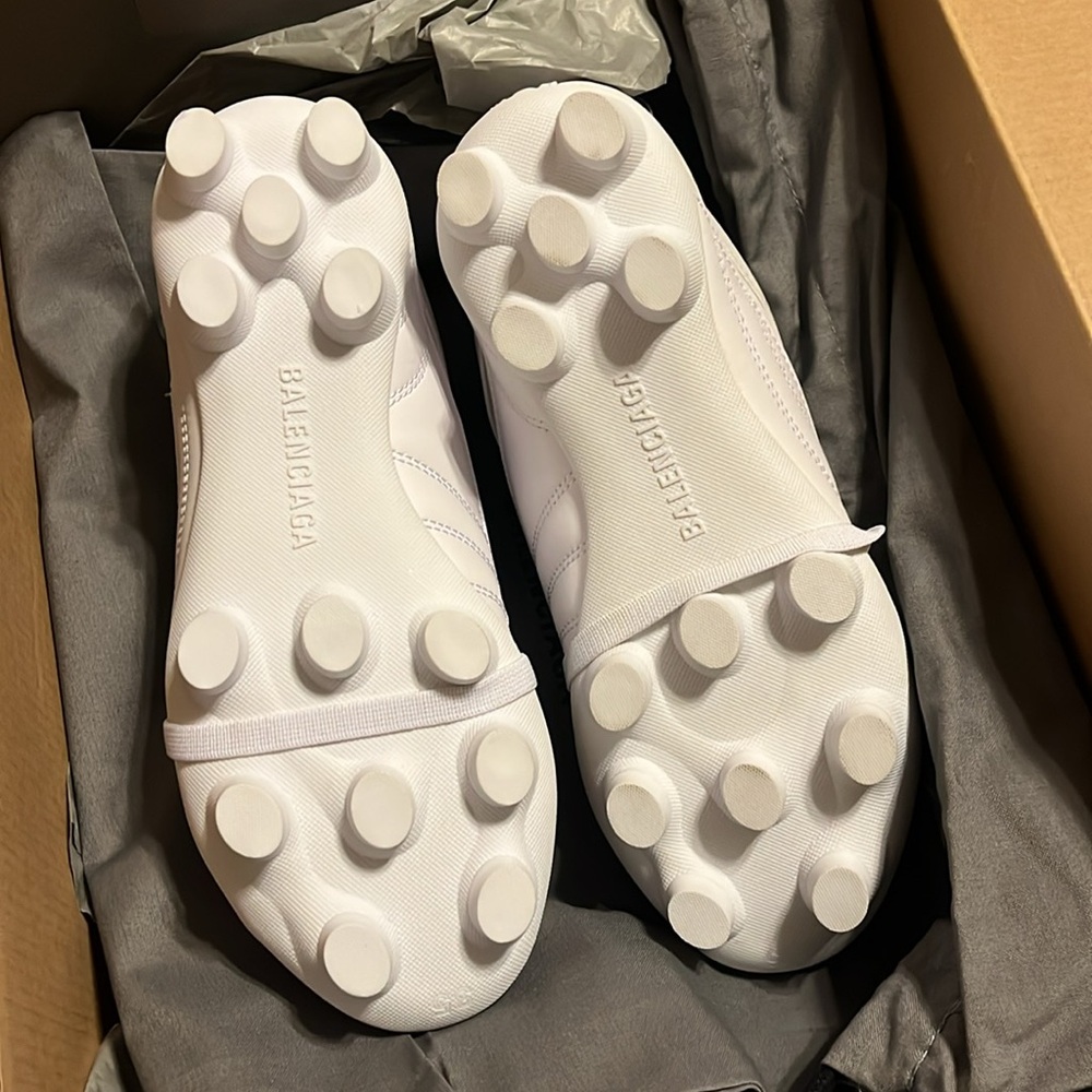 New $790 Balenciaga Women's Soccer Sneakers size 35 - Picture 4 of 12
